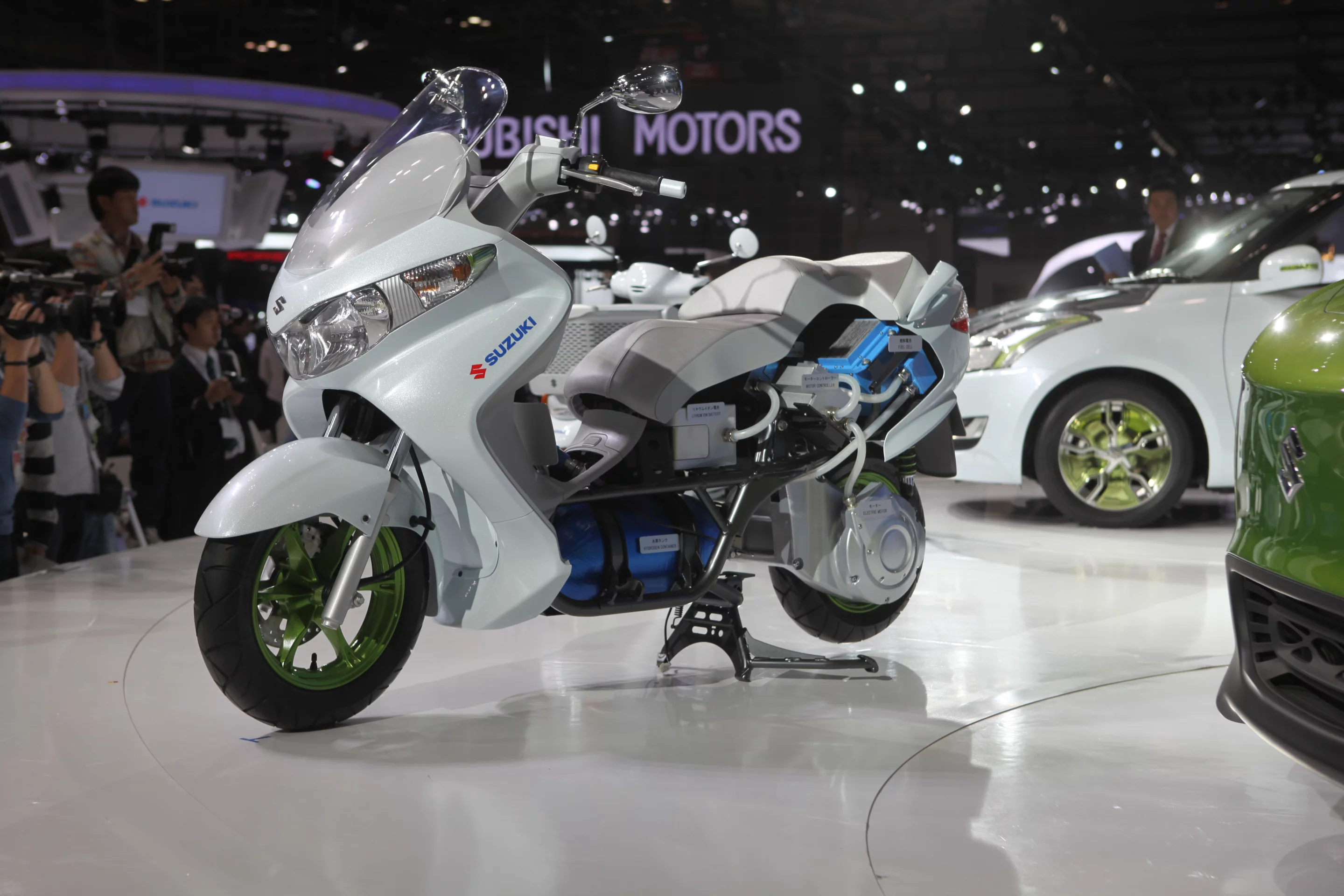 Cutaway of Suzuki Burgman Fuel Cell Scooter