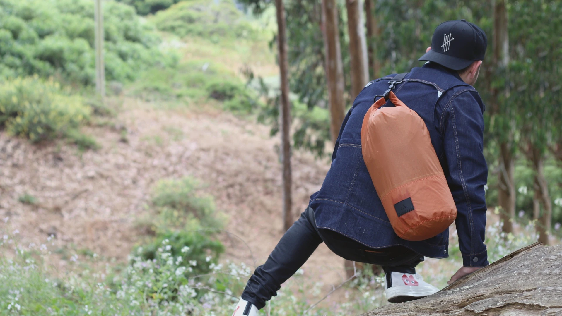 The Wolverine Pack itself is a nicely designed, versatile carry bag that boasts a 20 L (5.3 gal) capacity
