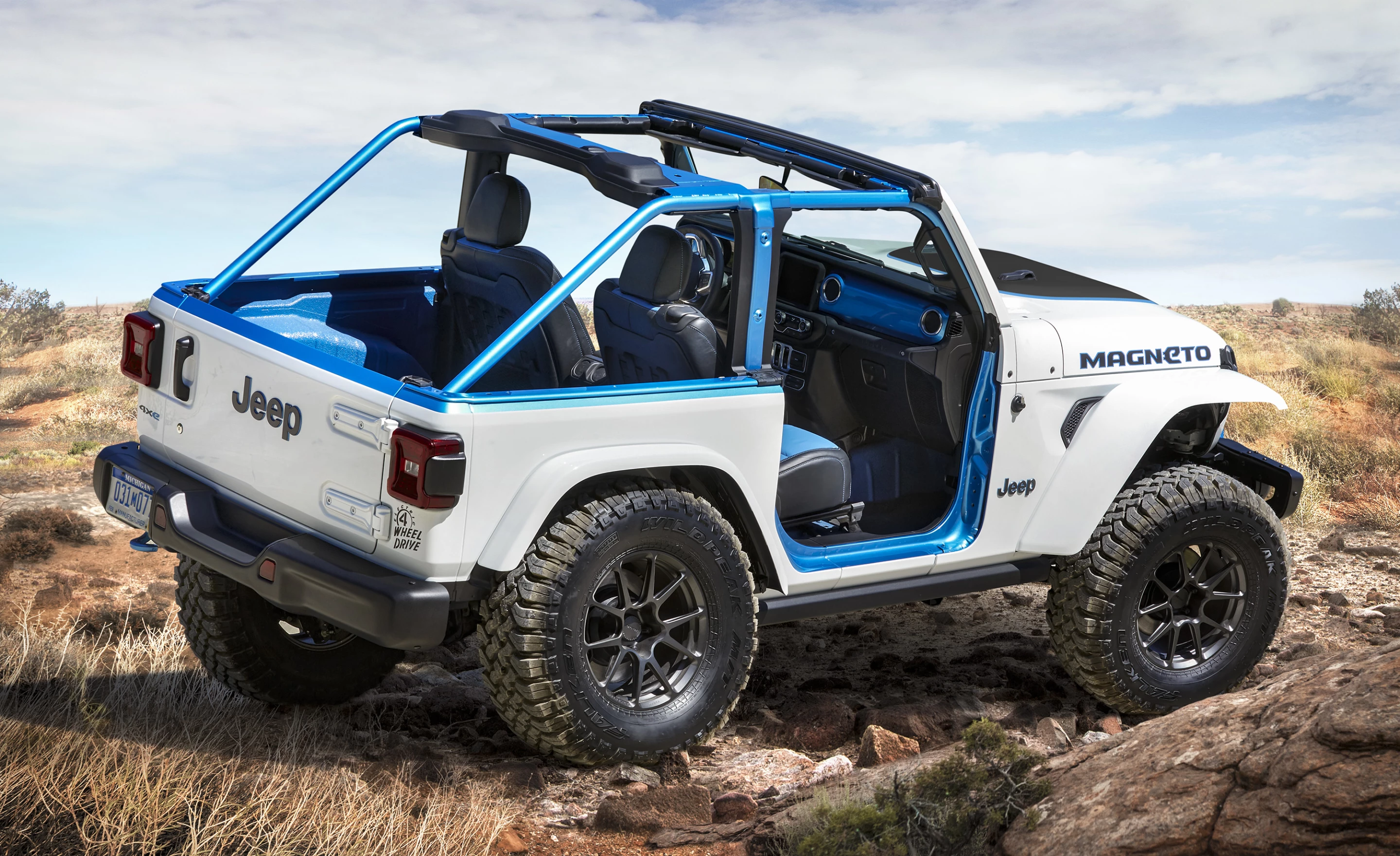 The Jeep Wrangler Magneto concept trades out the Pentastar V6 for a similarly specced electric motor and carefully placed battery packs