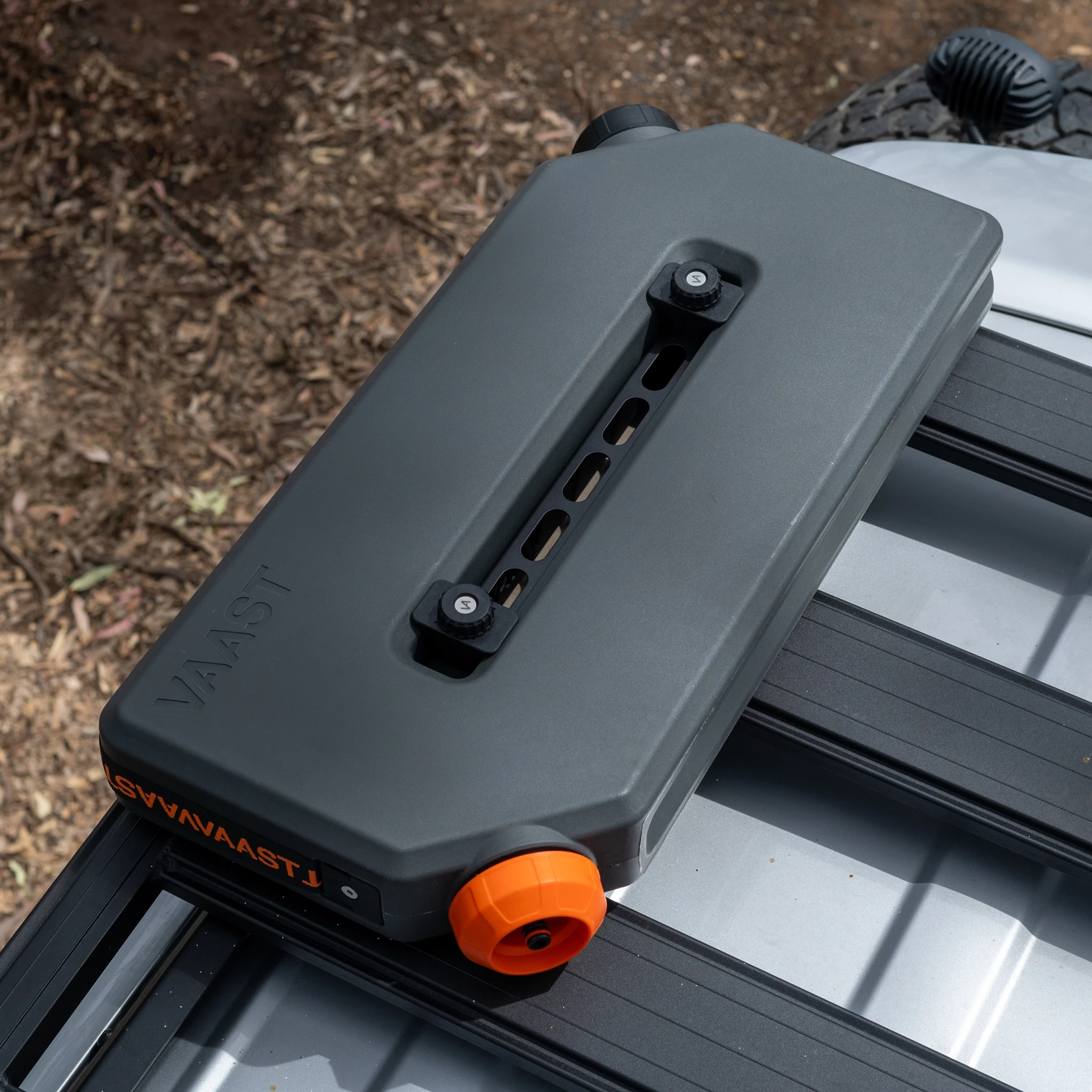 Laying the tank flat e