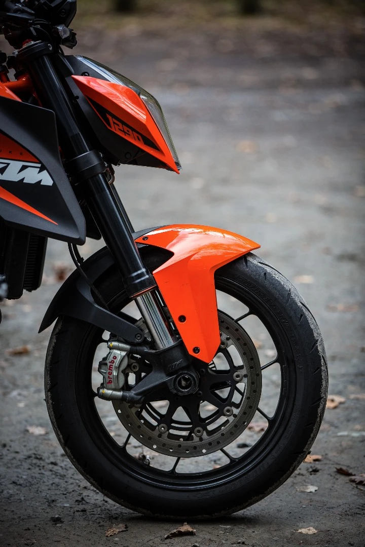 We have no complaints about the excellent front and rear suspension on the KTM 1290 Super Duke R as WP gear is always top shelf on the road
