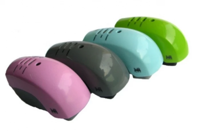 Data-backup mobile phone charger