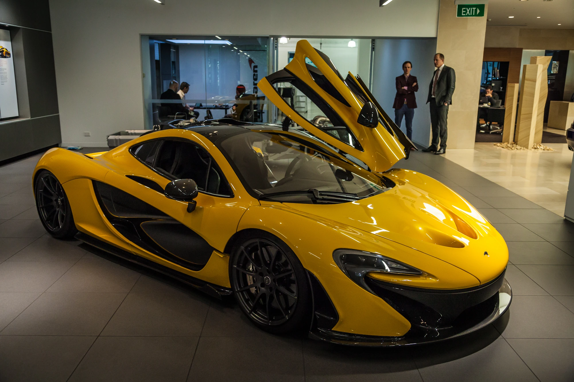 The car is surprisingly compact in the flesh(Photo: Loz Blain/Gizmag.com)