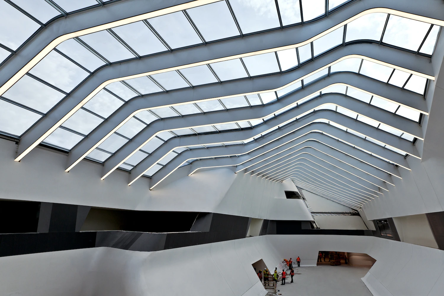 Initially proposed back in 2003, the Napoli Afragola train station was recently inaugurated by Italian Prime Minister Paolo Gentiloni