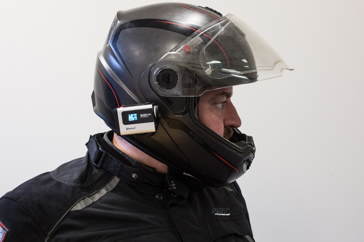 Sena Prism mounted on a Nolan N104 flip-face helmet (Photo: Chris Blain/Gizmag.com)