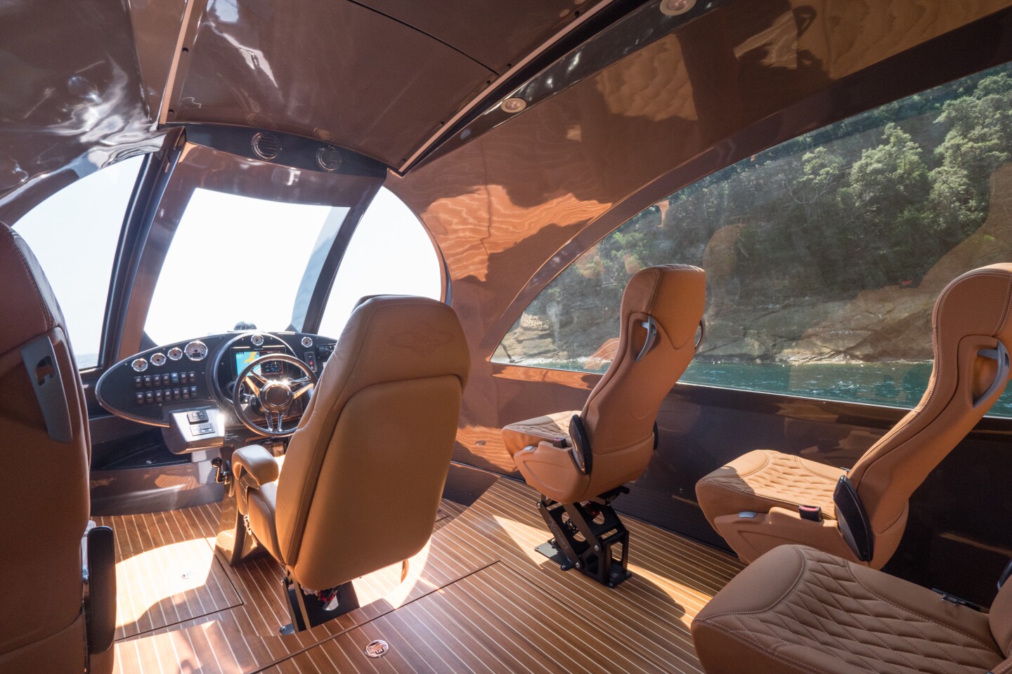 The Royal Version 001 has a total floorspace of 18 sq m (193 sq ft)