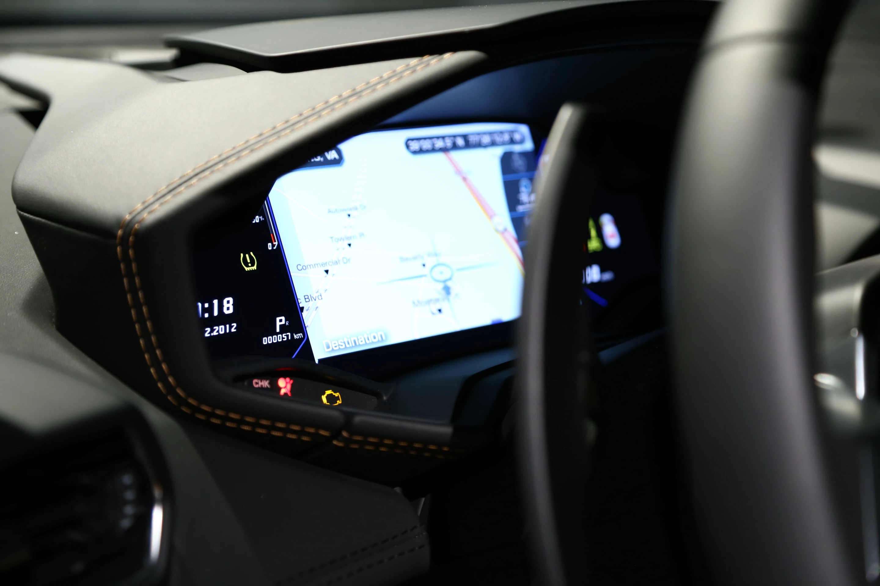 The Huracán features similar interior design elements as the Aventador (Photo: Angus MacKenzie/Gizmag.com)
