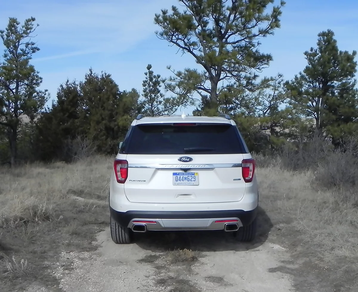 The rear hatch on the 2016 Explorer Platinum is wide and easy to open thanks to the power liftgate and "swipe under" bumper sensor