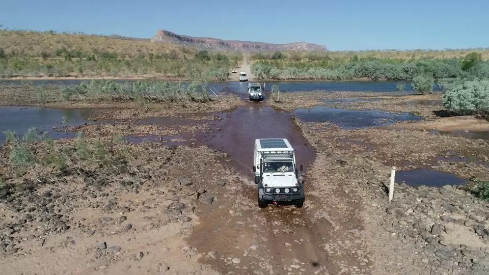 EarthCruiser makes its way across Australia with a small fleet of expedition rigs