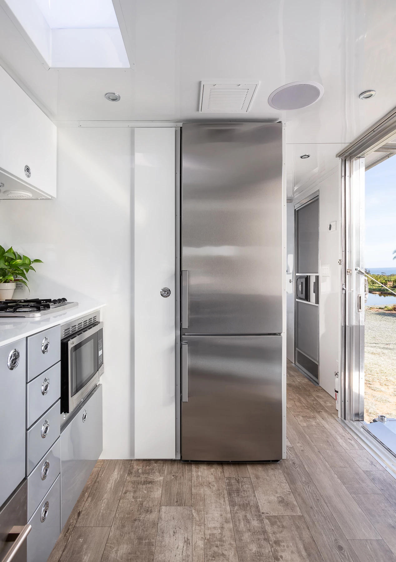 Nothing is excluded from this luxury kitchen