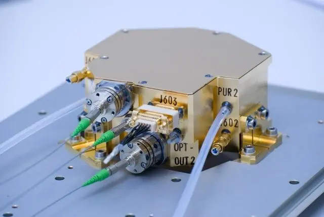 The LPF laser modulator unit. The input light from the laser is fiber coupled into the unit and two modulated beams are output (Image: Albert Einstein Institute)