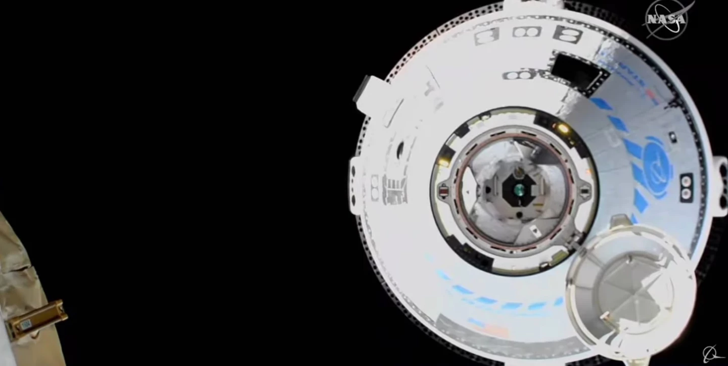 Starliner approaching the ISS