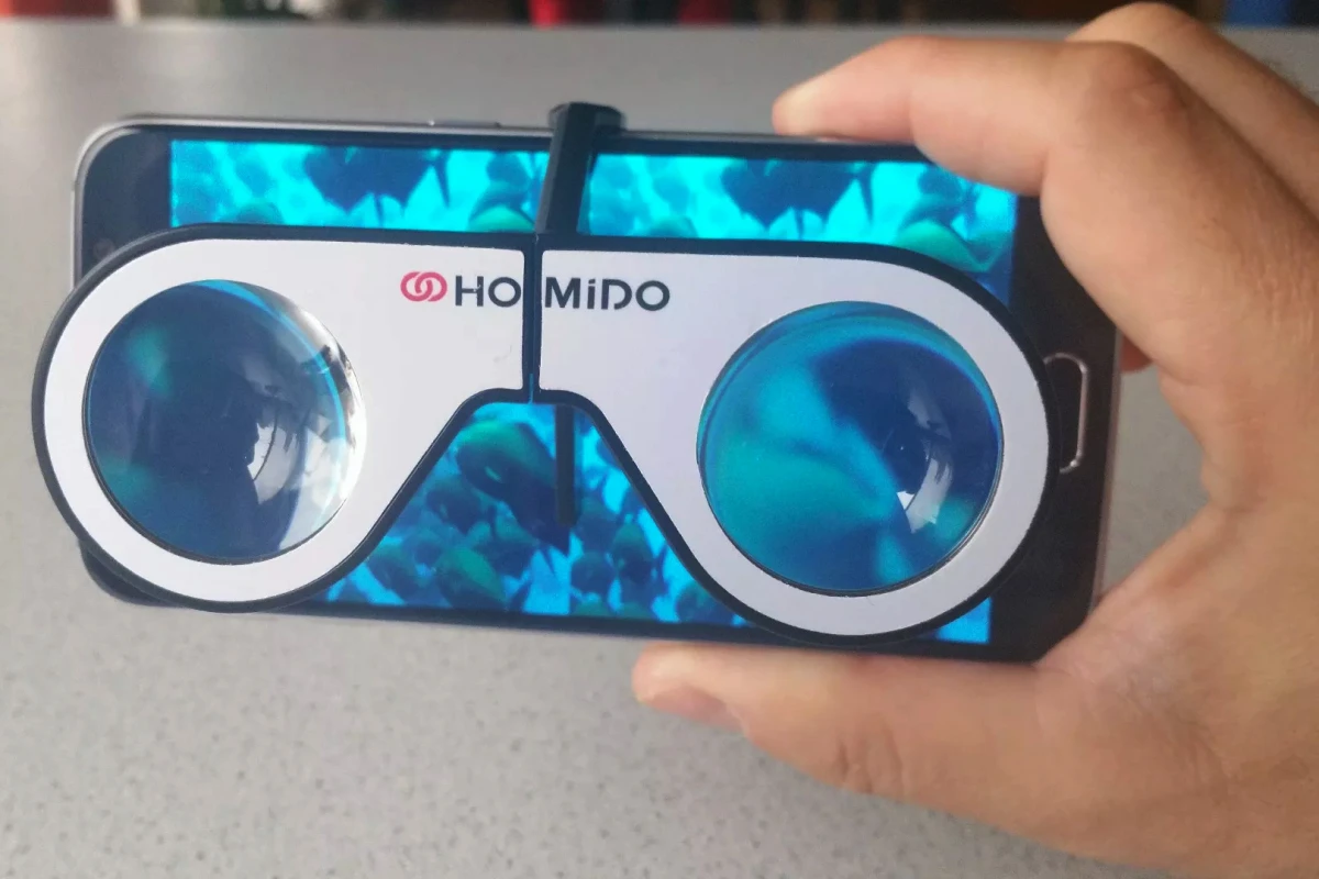The device-agnostic Homido Mini lets you enjoy virtual/augmented reality anywhere
