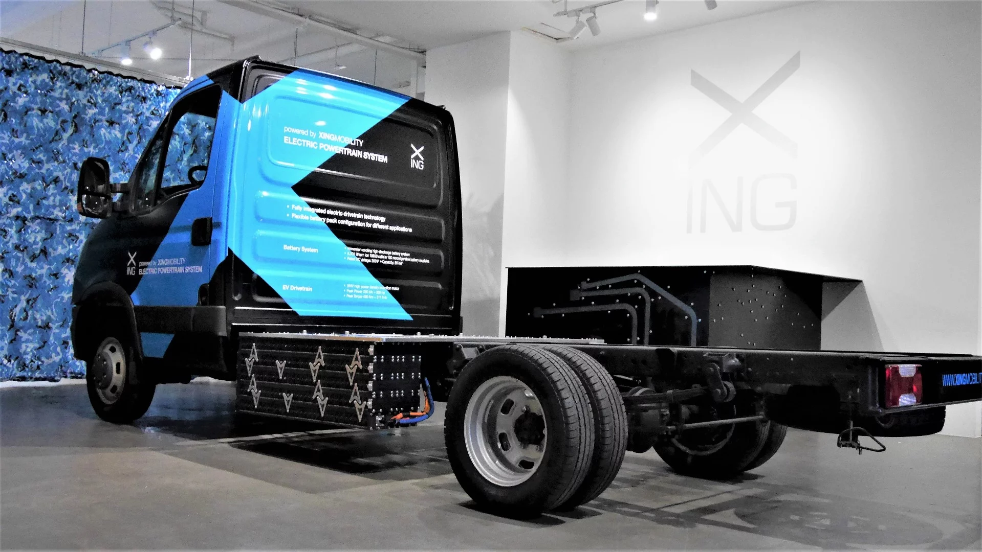 Xing Mobility's new 3.5 ton electric truck is a converted light duty vehicle rocking a 350 V motor and 6,4000 Li-ion cells in 150 stackable, immersive-cooled modules