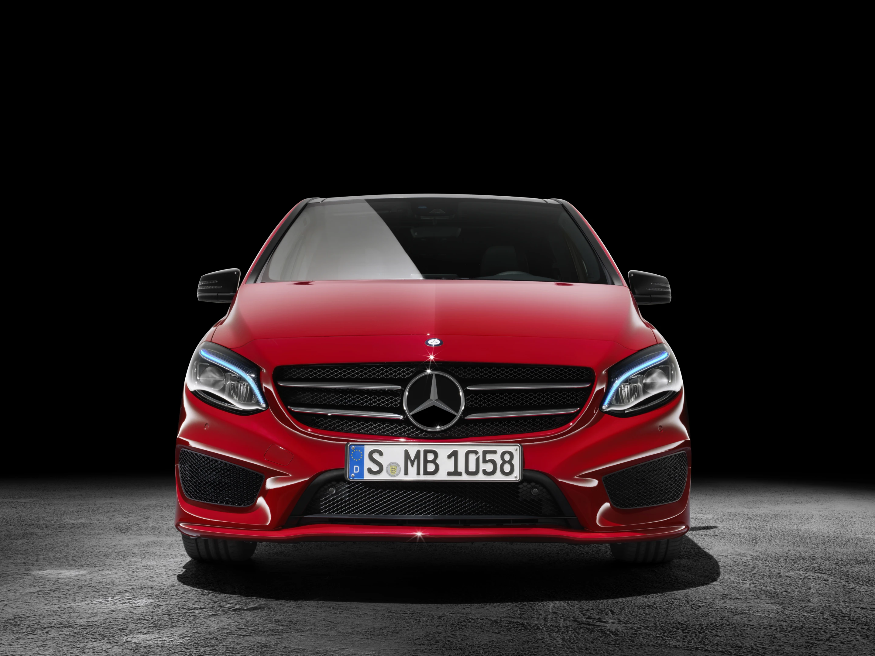 Mercedes Connect Me will contact an emergency control room in an accident
