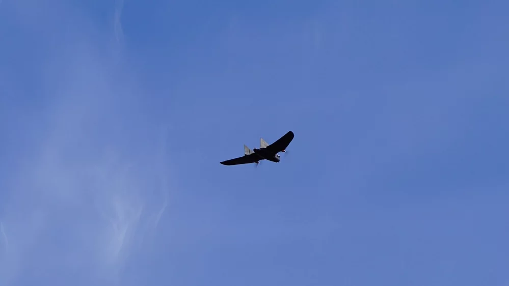 The VT-Naut has a cruising speed of 55 km/h (34 mph), a top speed of 85 km/h (53 mph) and can fly for up to 90 minutes per charge of its battery