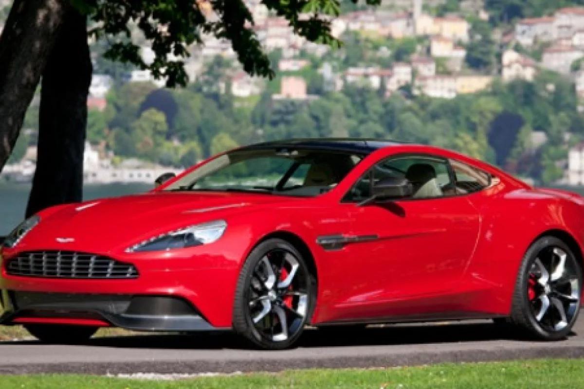 The AM310 concept debuted at the Concorso d'Eleganza Ville d'Este