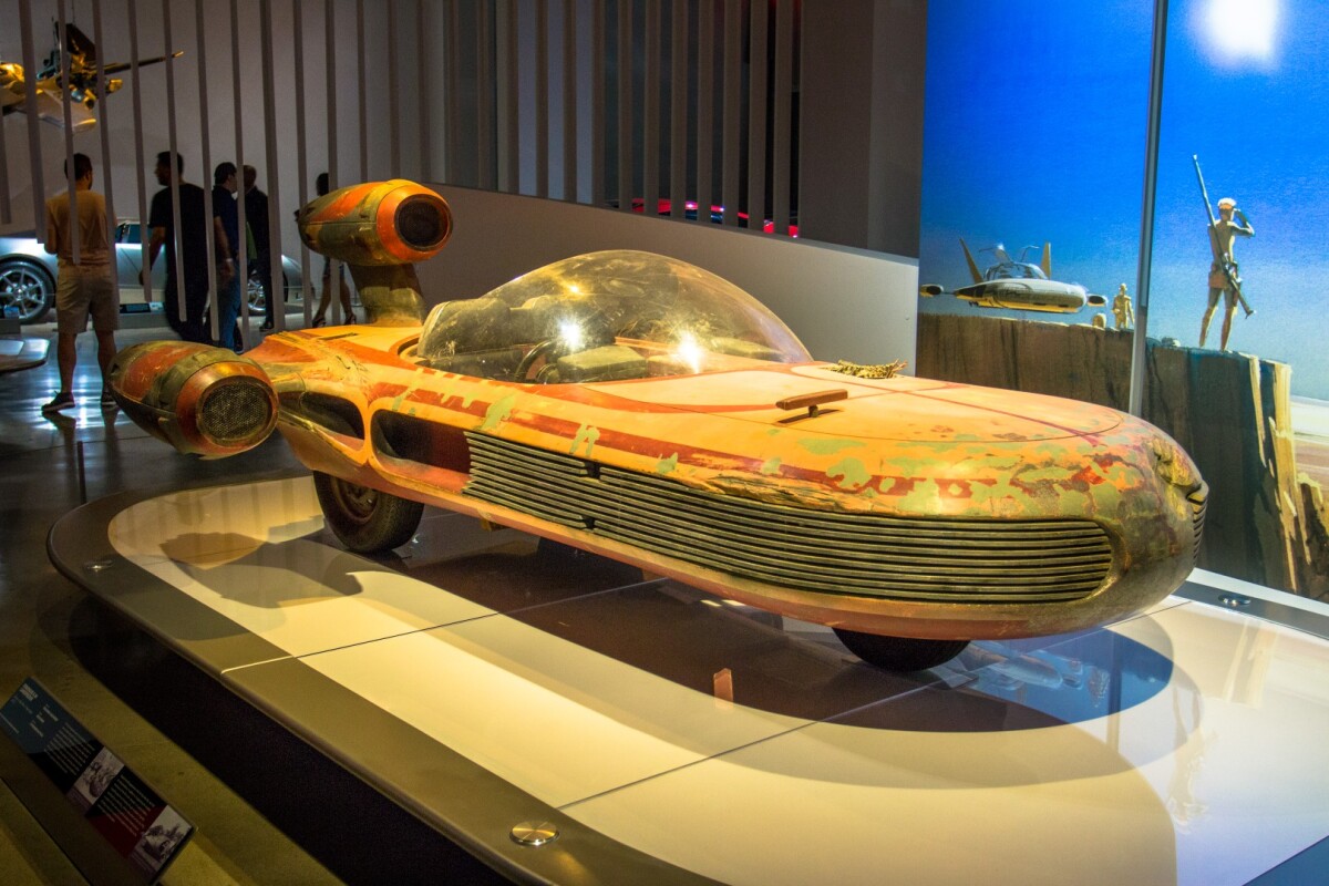 If you can't picture the scene in which this 'Sorosuub X-34 Landspeeder' goes hovering across the deserts of Tatooine, you need to go back and watch Star Wars again.