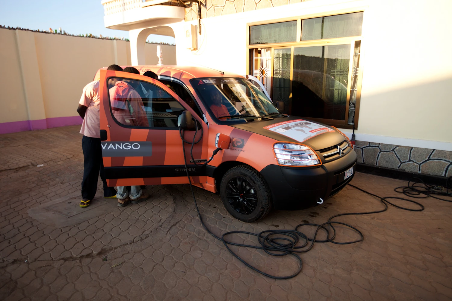 Full recharge time is said to be seven hours when plugged into a standard 220V/16A socket or five hours for 80 percent capacity