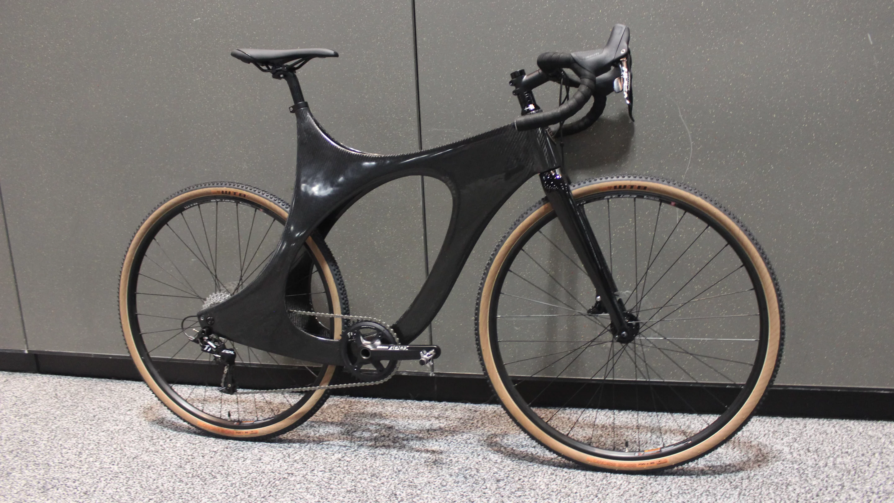 Ryan Cargo's carbon fiber creation on display at NAHBS 2018