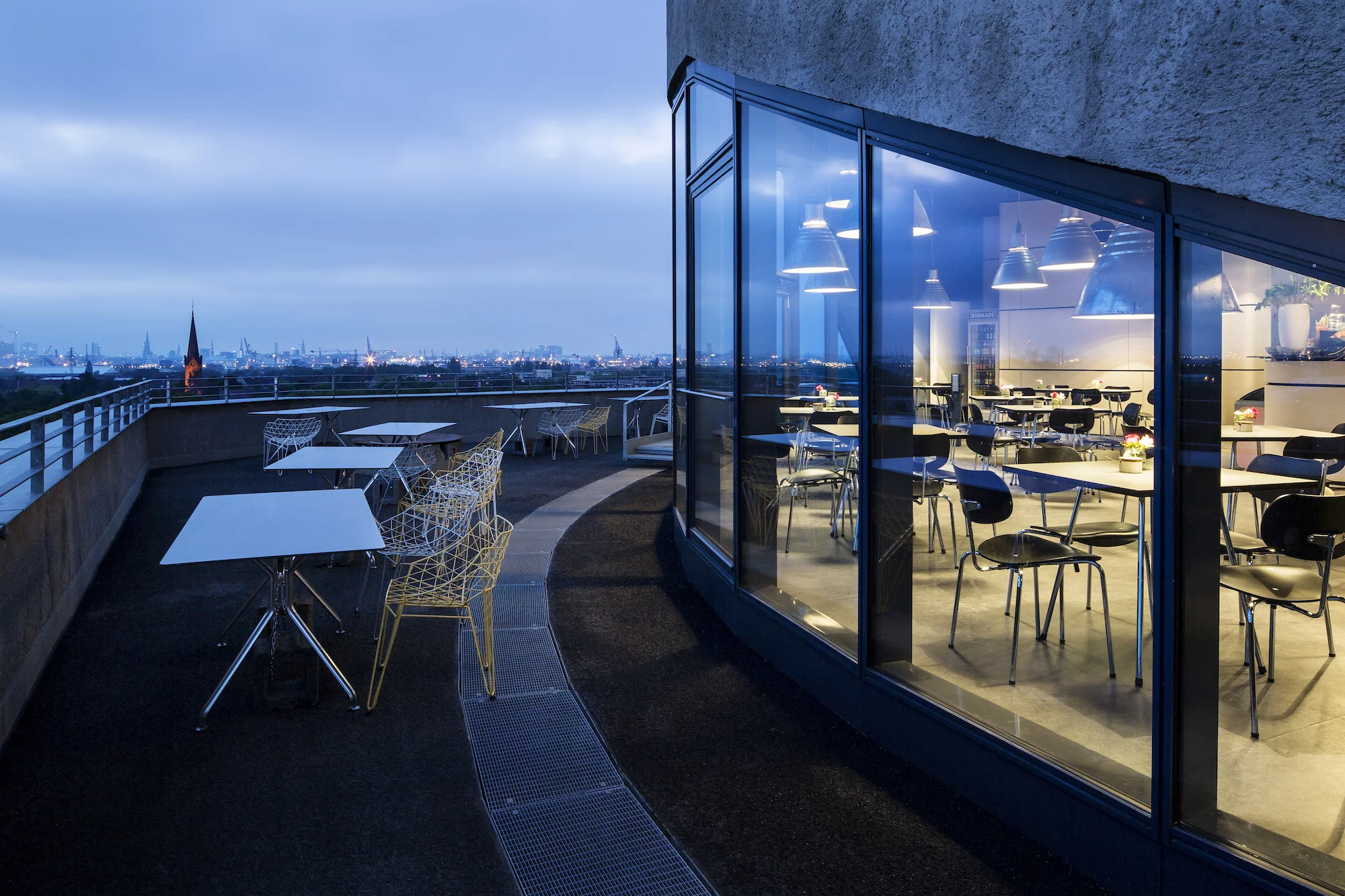 The project was funded by both the the European Regional Development Fund (ERDF) and the Hamburg Climate Protection Concept (Photo: IBA Hamburg GmbH / Bernadette Grimmenstein)