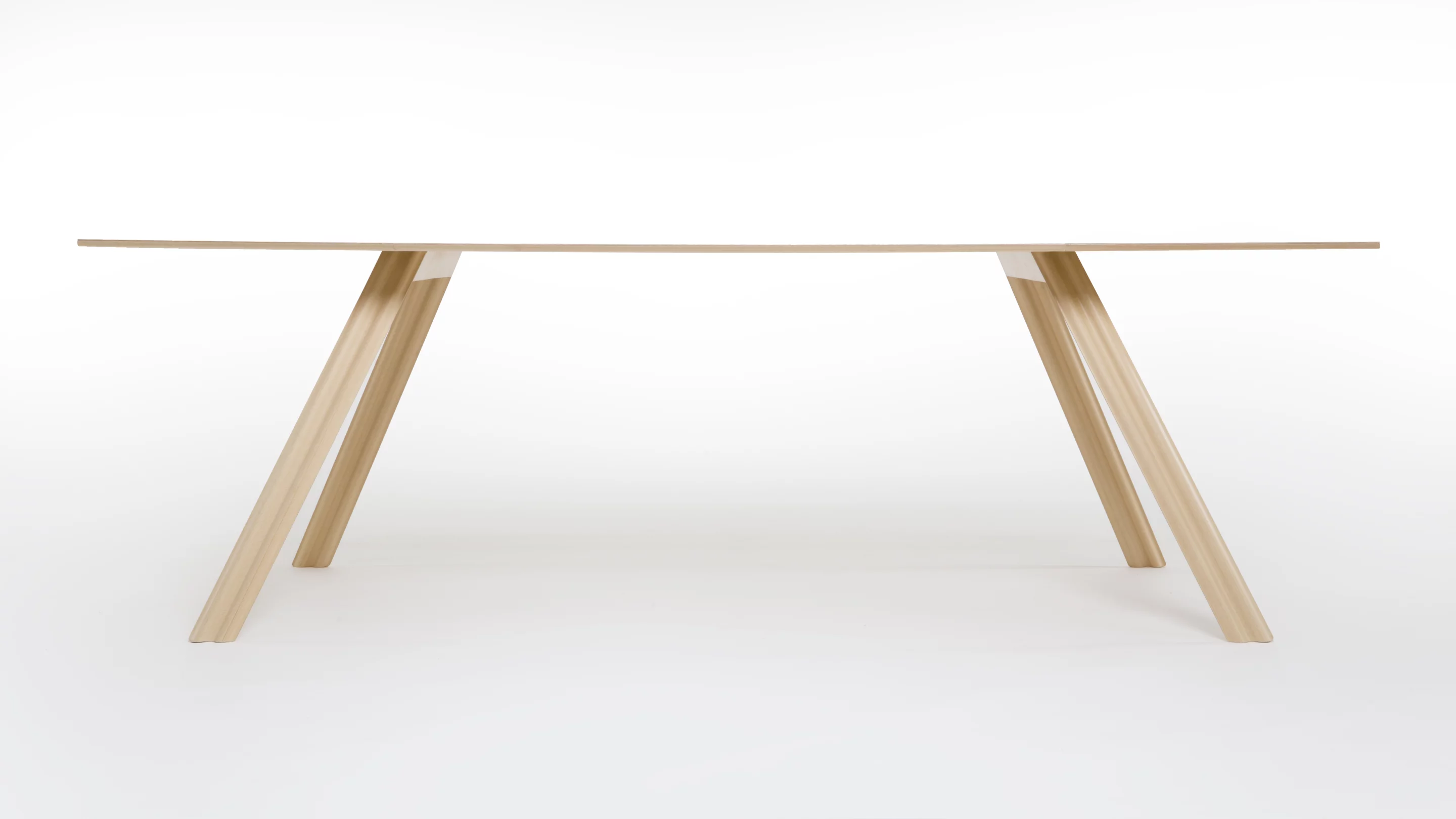 Dubbed Ripple, the table weighs in at an incredible nine kilograms