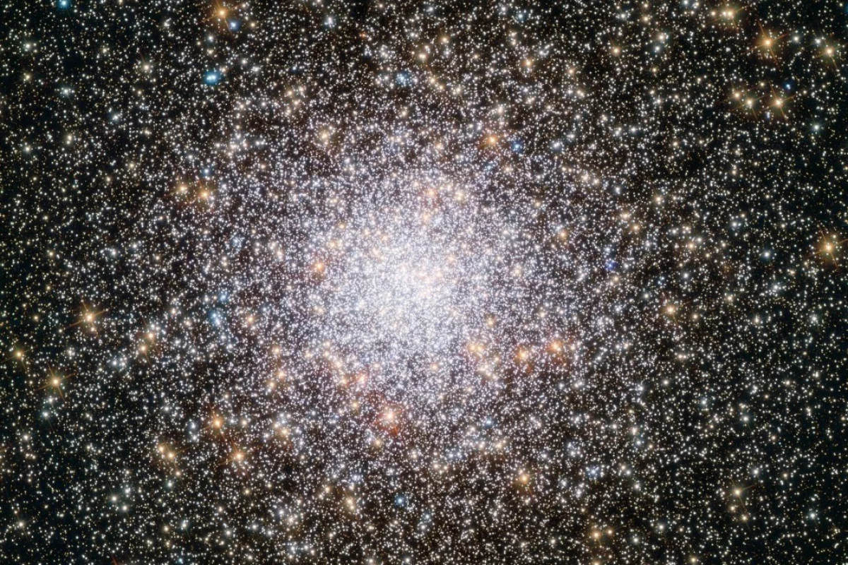 NGC 362, a 10-11 billion year-old star cluster, formed during the universe's peak of star formation