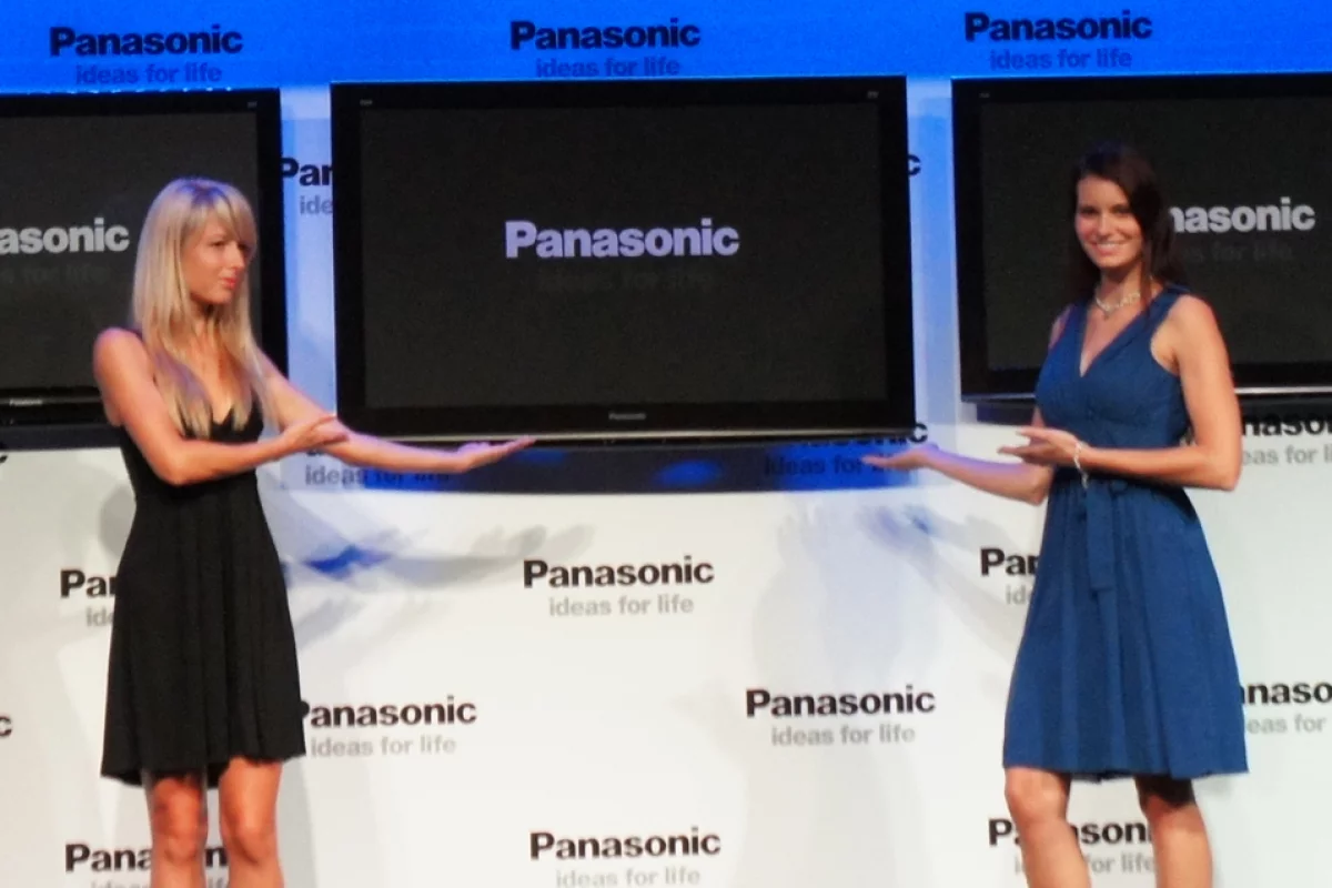 Panasonic unveils its world first 42-inch 3D plasma TVs at IFA 2010