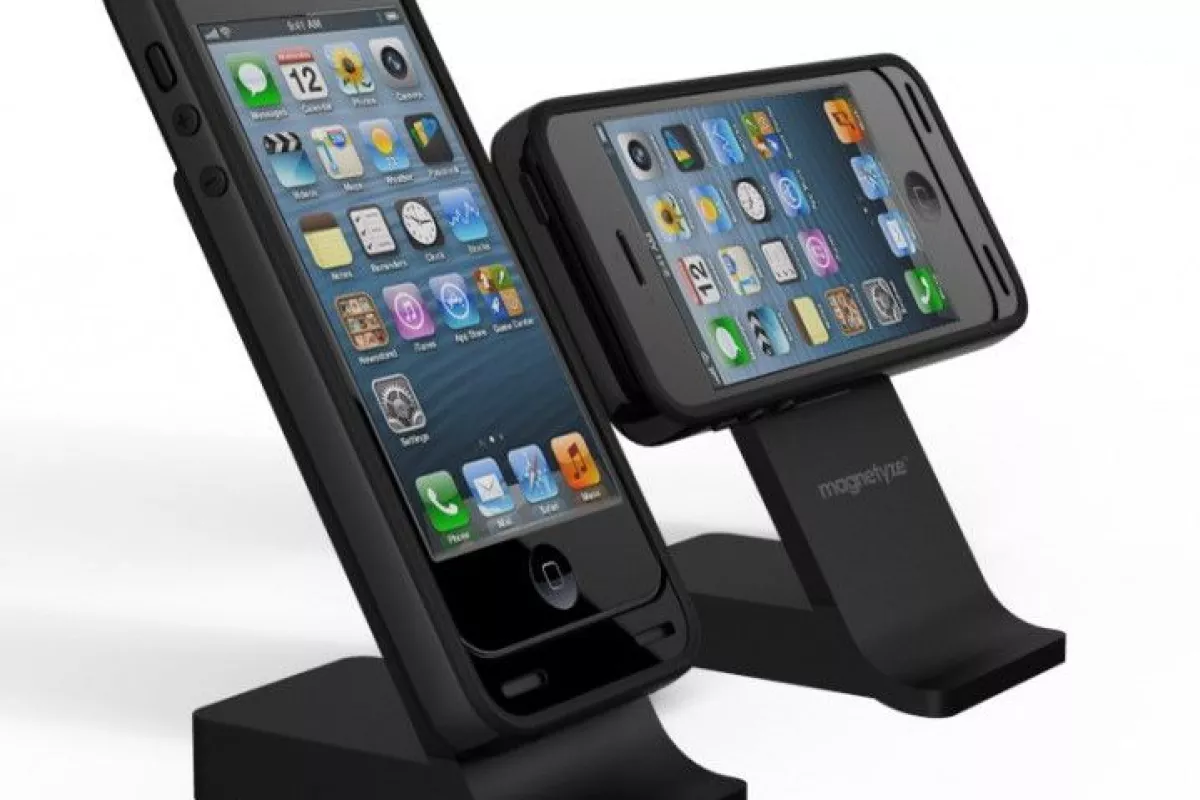 The Magnetyze smartphone-charging system connects the phone to the charger using nothing but magnets