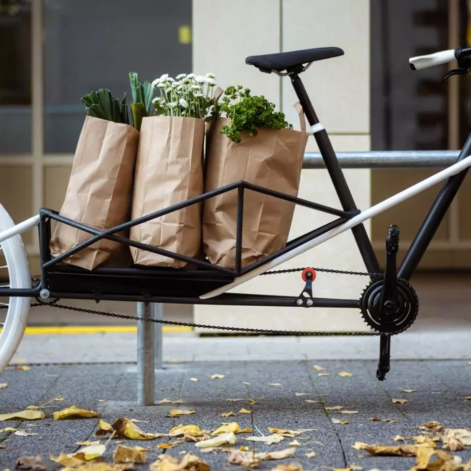 The Convercycle can carry up to 60 kg (132 lb) in its rack, along with a rider weighing up to 120 kg (265 lb) on the seat