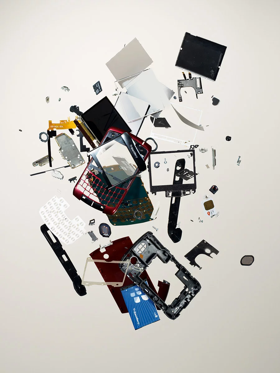 Exploding effect BlackBerry (Photo: Todd McLellan/Thames & Hudson)