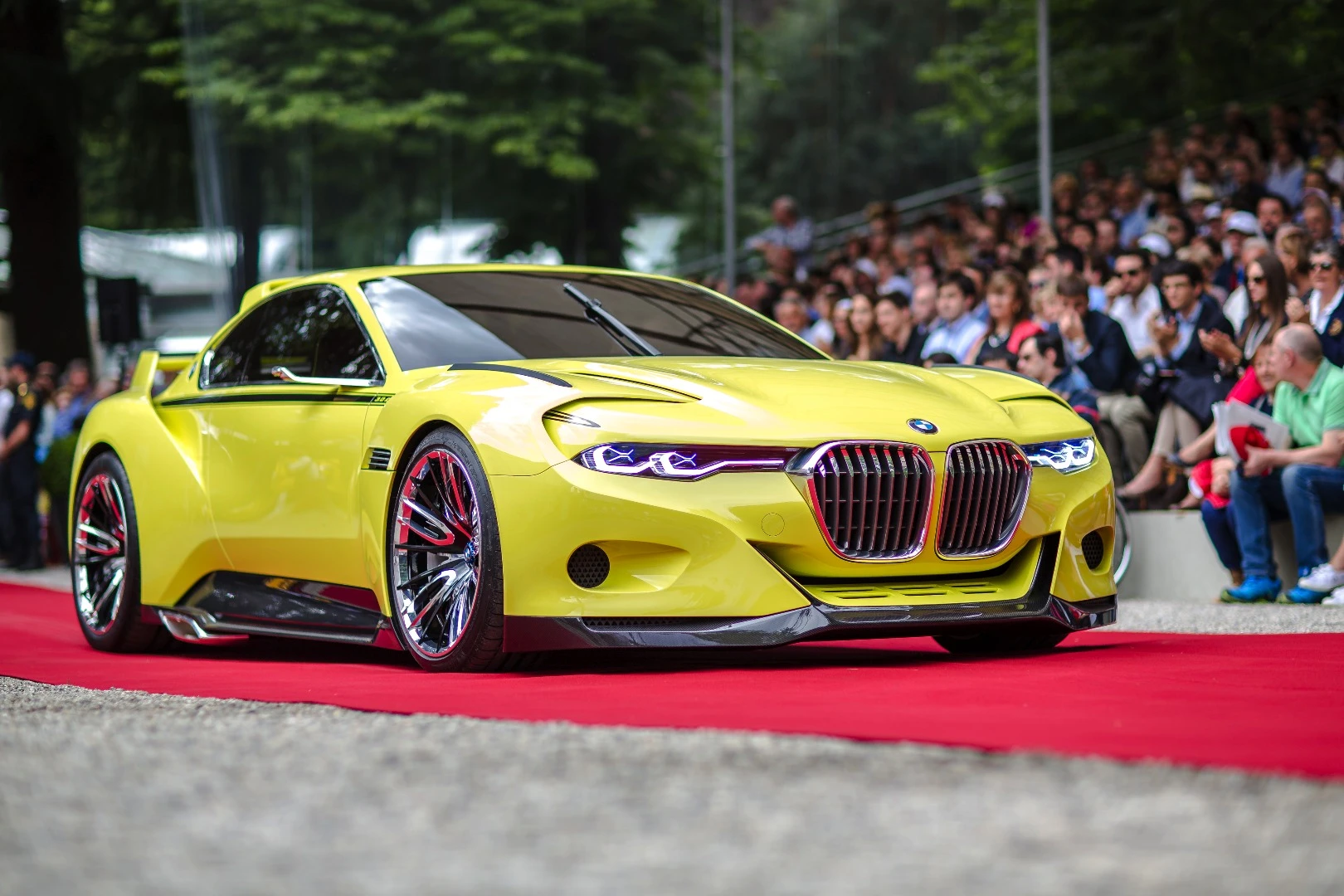 Boasting one of the broadest and lowest front ends of any vehicle in the BMW Group, the BMW 3.0 CSL Hommage’s front exudes pure power and athleticism.