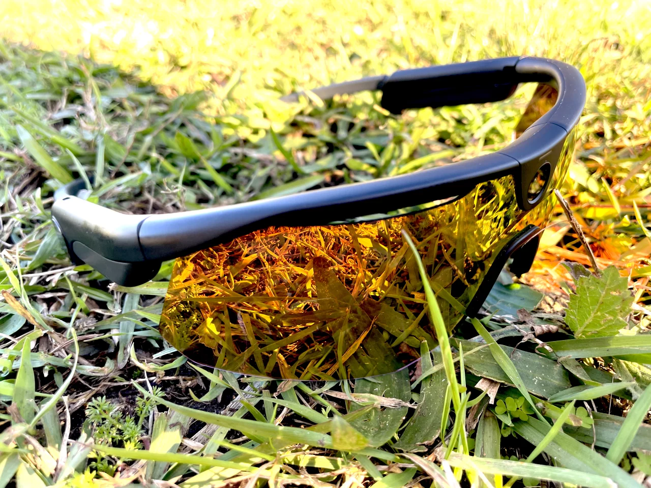 BleeqUp Ranger smart sports glasses