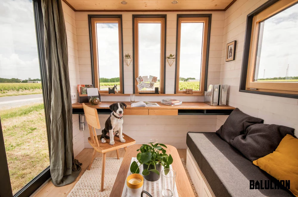 Inside the Intrépide tiny house by Baluchon