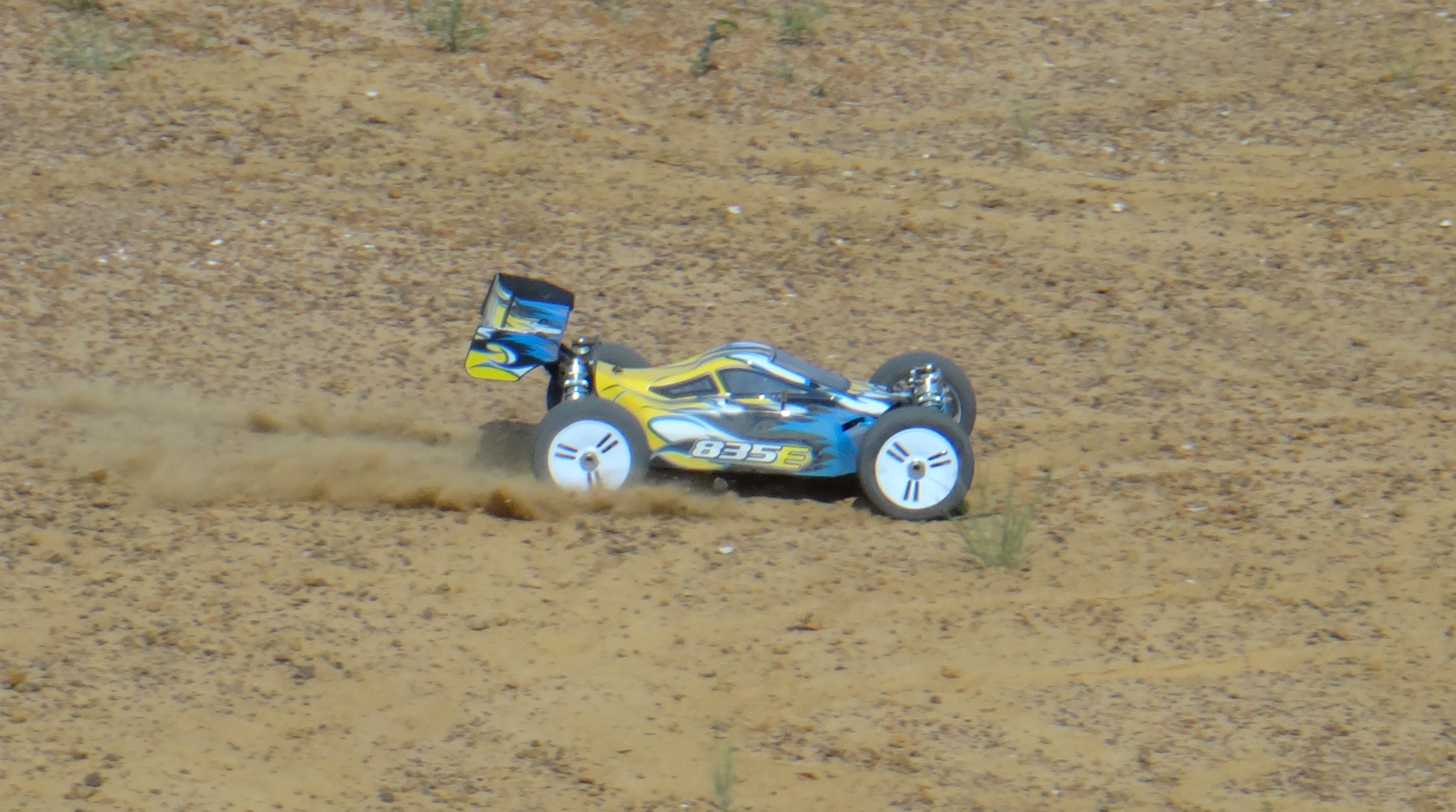 With its heavy-duty shocks, the car practically glides over rough terrain, even at higher speeds