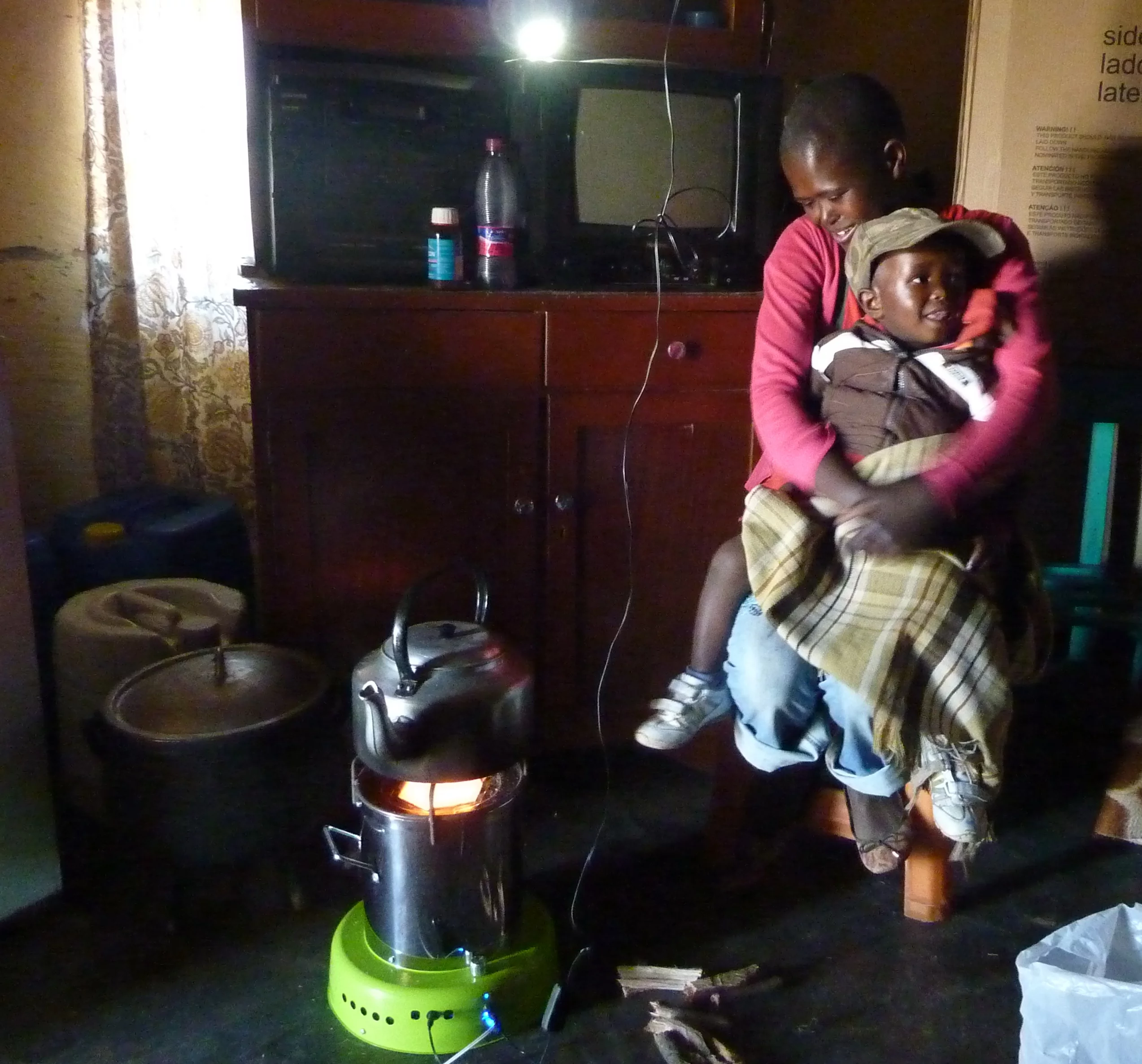 The ACE 1's battery can be used to power handy accessories, including an LED light