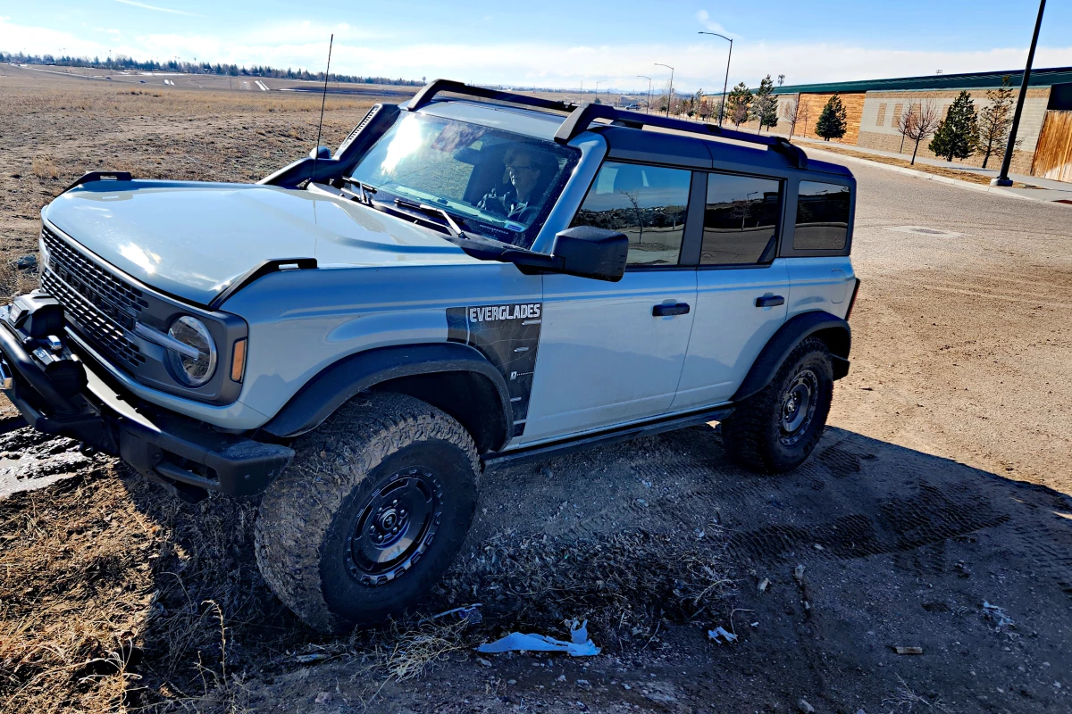 The functional roof rails, improved bumpers, Warn winch, bigger tires, and other add-ons to the Ford Bronco Everglades are a good start