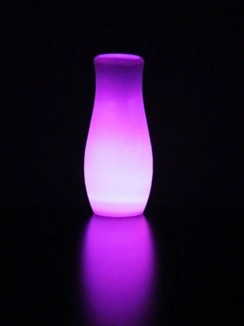 The lamp has a microprocessor that checks for statistical patterns in the REG, which causes the lamp to change its color