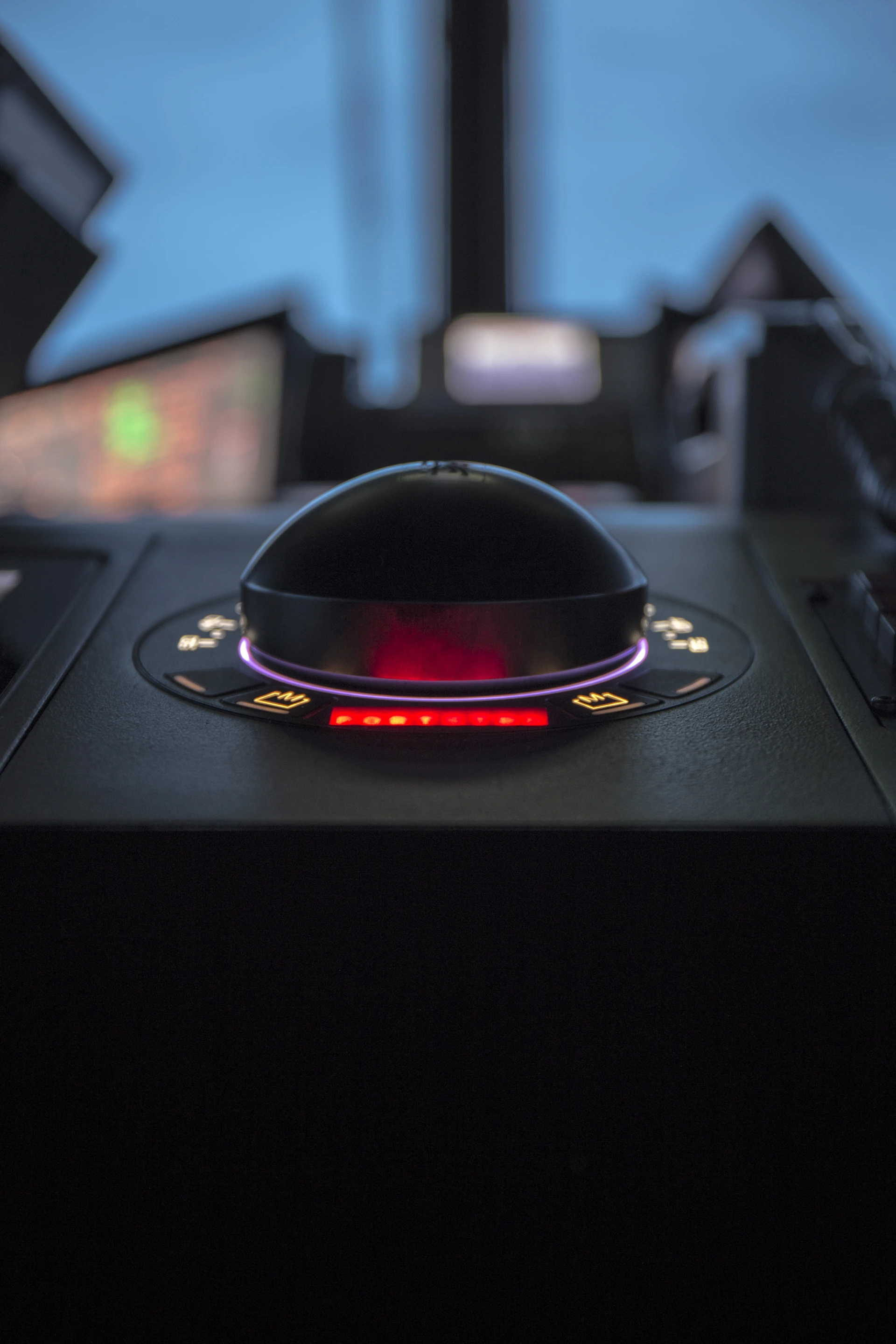 Stril Luna bridge control