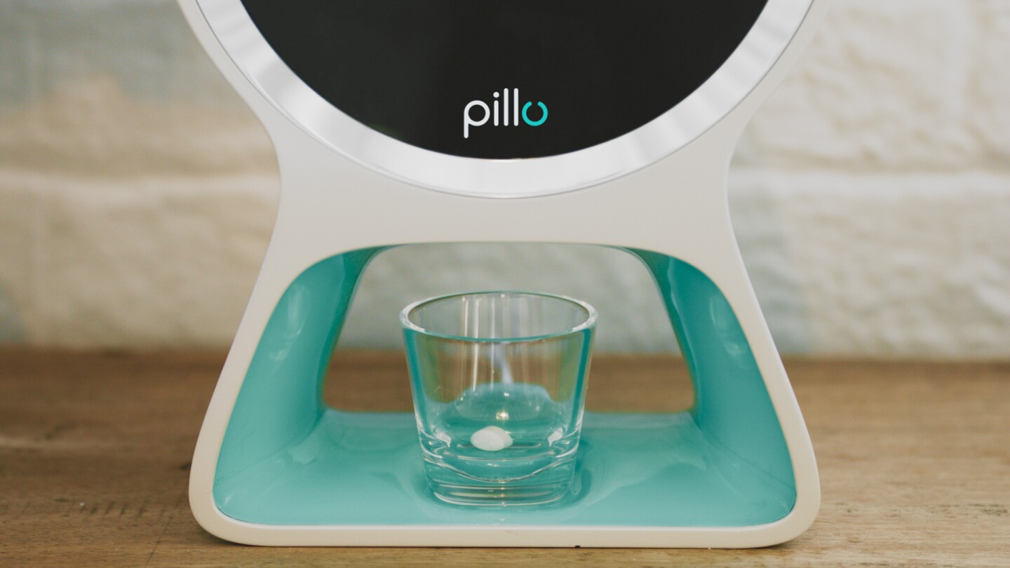 Pilldispensing "robot" knows who you are