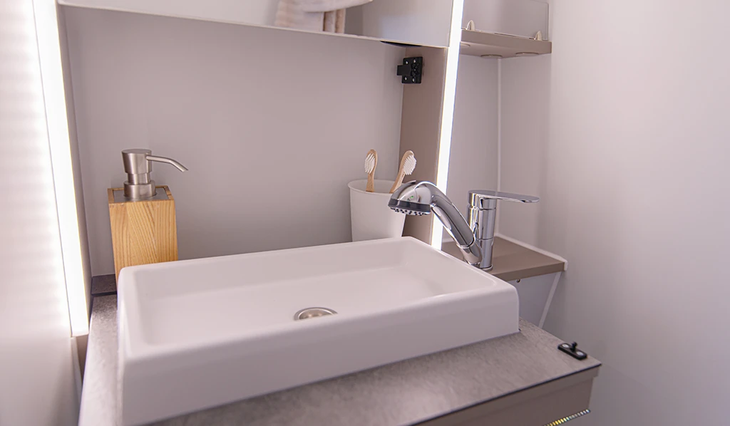 Frankia Yucon 6.0 bathroom