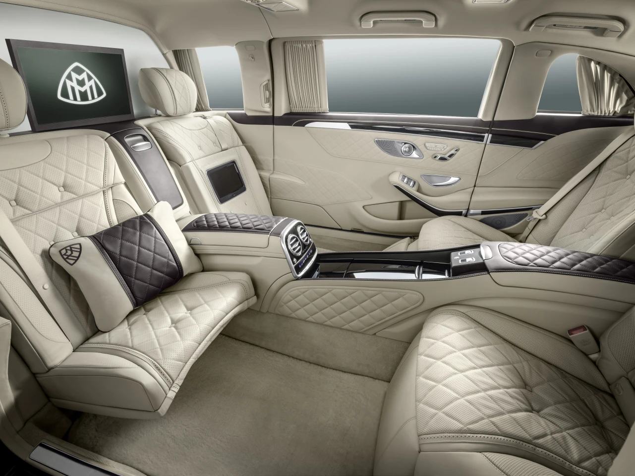 The highlight of the Pullman is its four-seat cabin