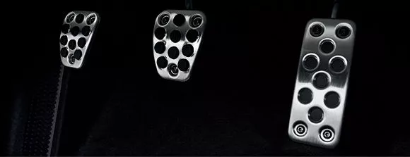 The pedals in the S660