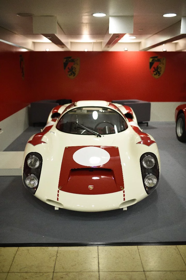 Porsche 910