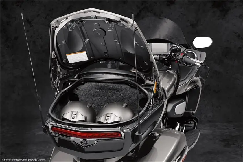 2017 Yamaha Star Venture: two lids fit in the top trunk