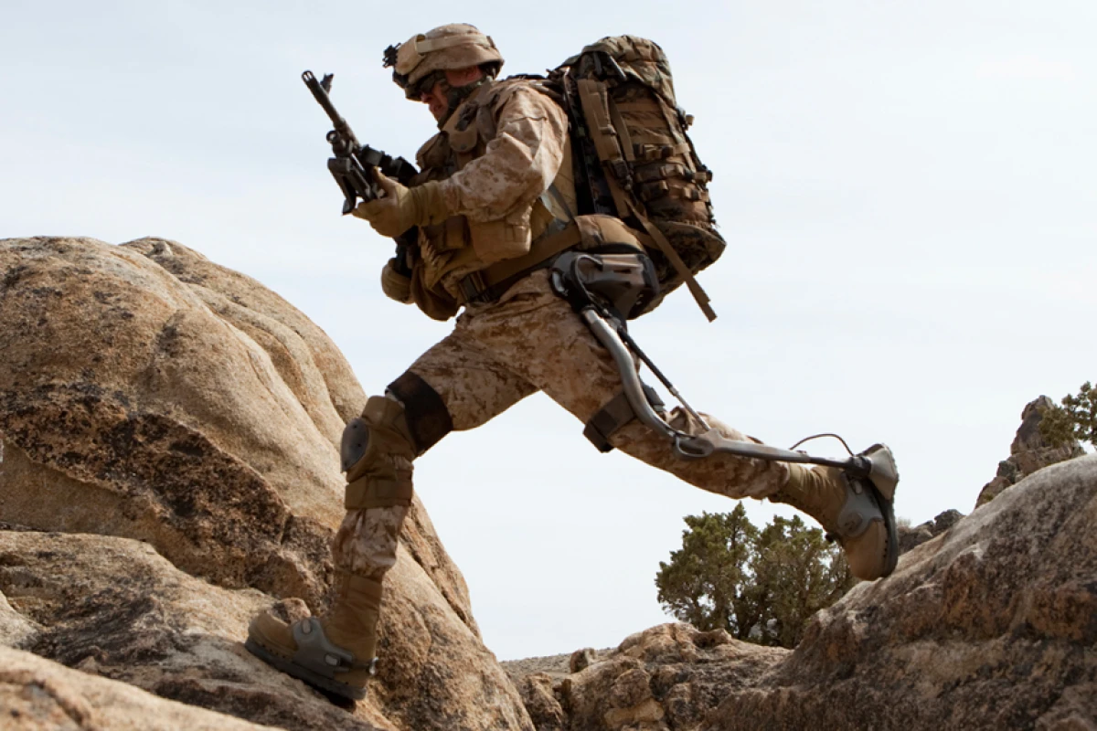 Lockheed Martin's ruggedized HULC robotic exoskeleton