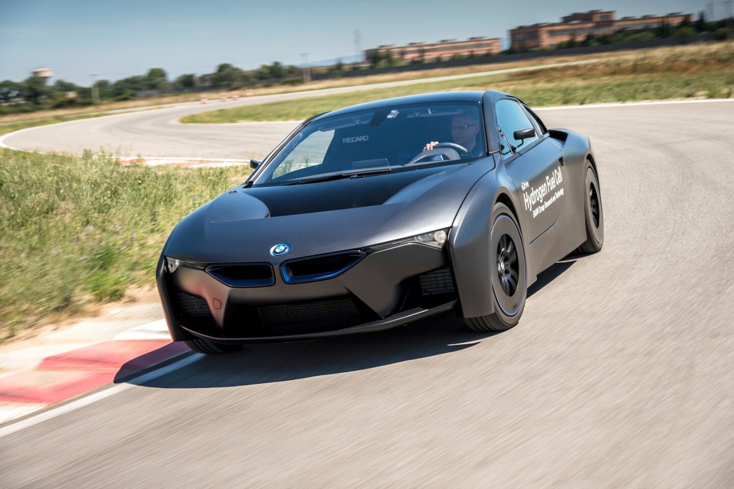 BMW showed off a slinky hydrogen concept based on the i8