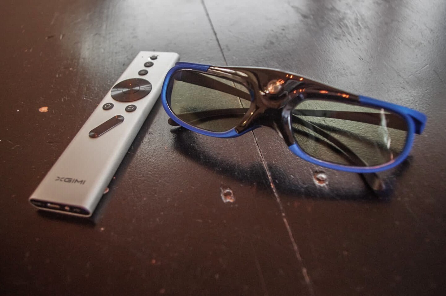 The 3D glasses and solid Apple-like remote control