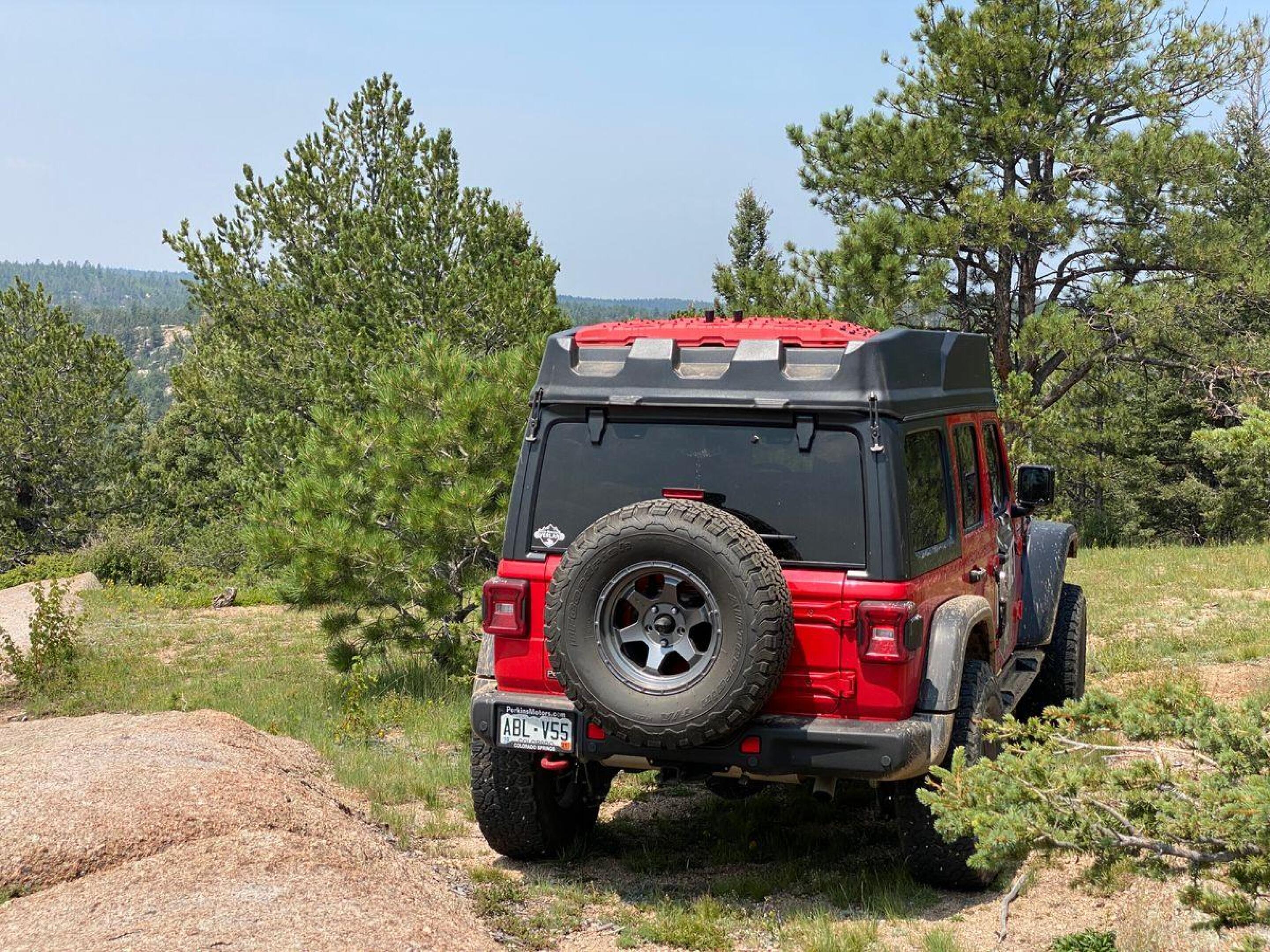 Hatchet hacks Jeep Wrangler into poptop overland microcamper