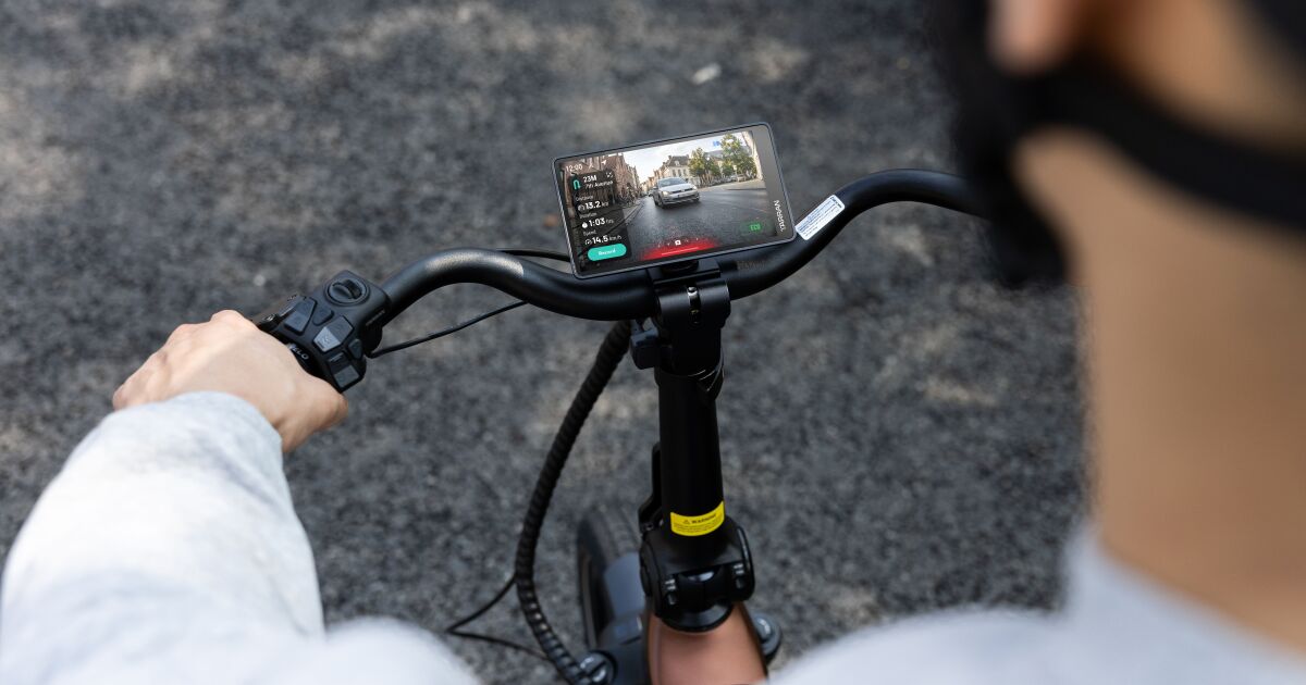 Tech-packed cargo ebike puts eyes in the back of your head